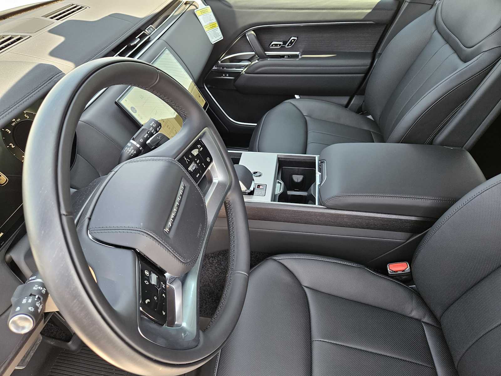 2025 Land Rover Range Rover SE photo 10