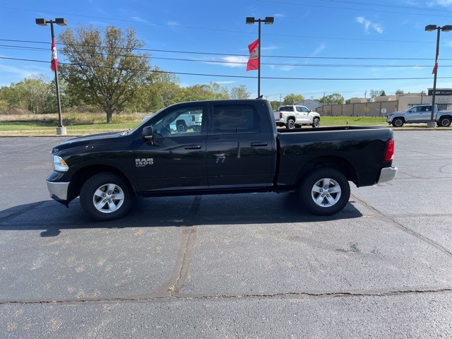 2019 Ram 1500 Classic SLT photo 2