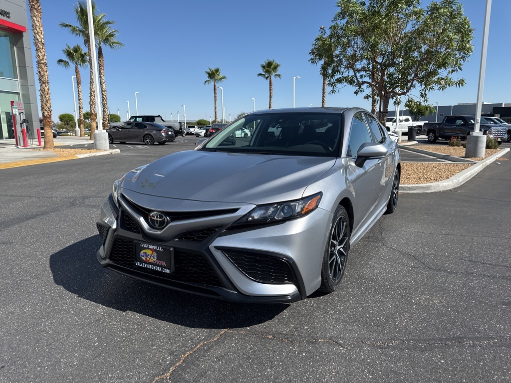 2023 Toyota Camry SE photo 2
