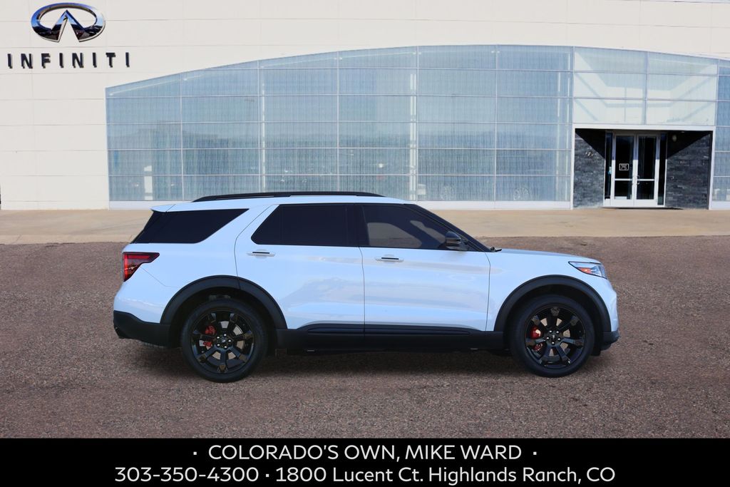2024 Ford Explorer ST photo 3