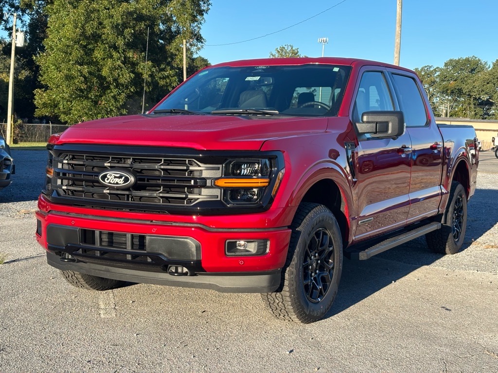 2025 Ford F-150 XLT's photo