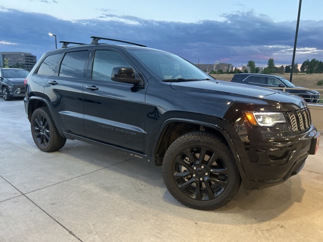 2022 Jeep Cherokee Laredo X photo 2