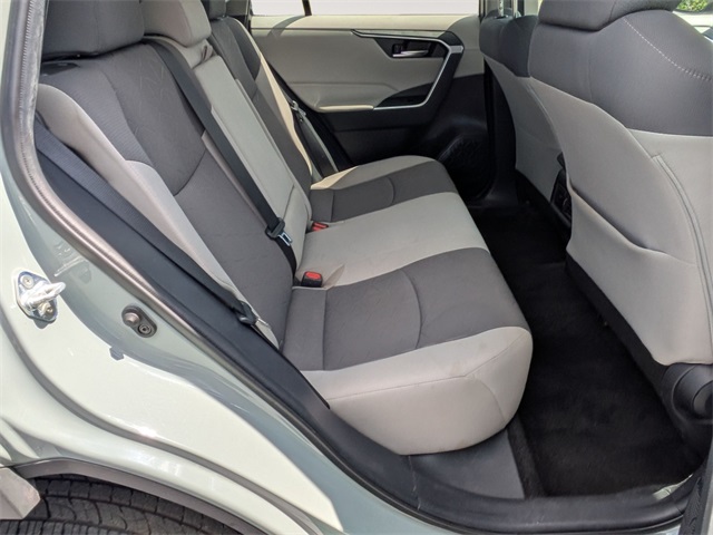 2021 Toyota RAV4 XLE photo 24