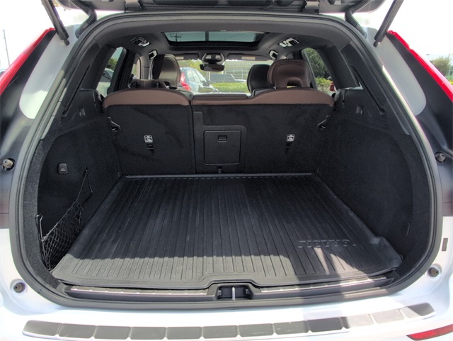 2023 Volvo XC60 B5 Ultimate photo 11