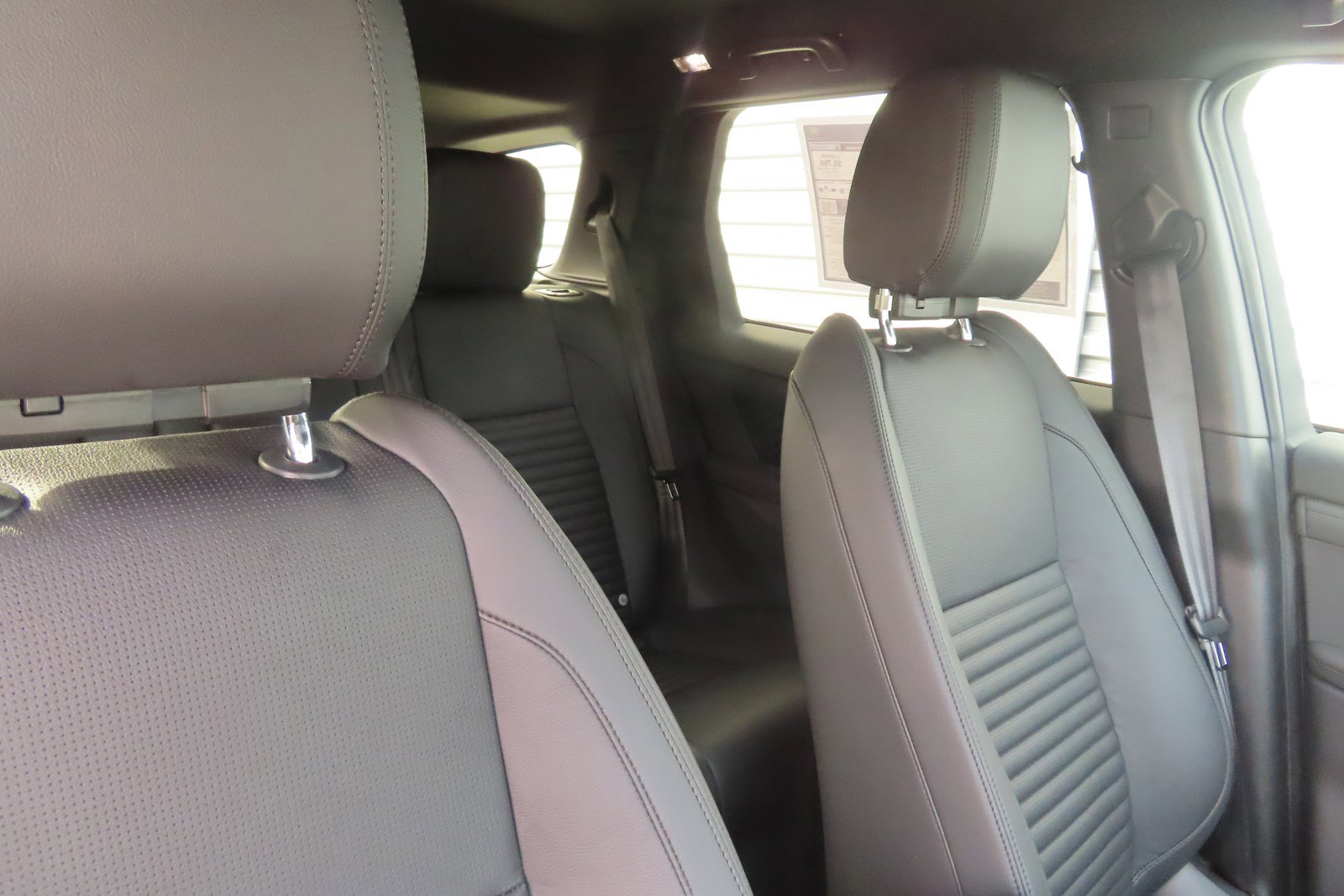 2023 Land Rover Discovery Sport SE photo 4