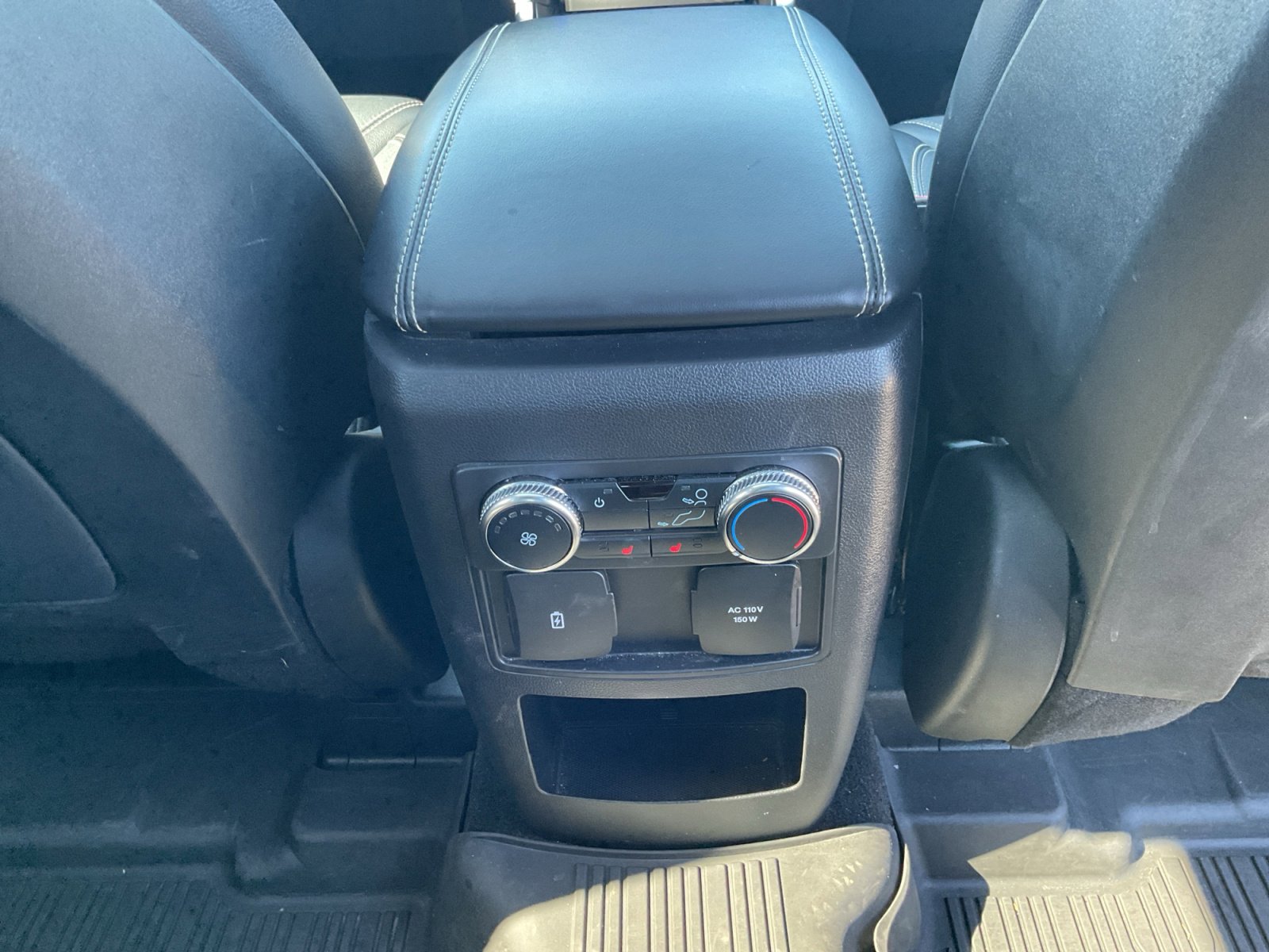 2020 Ford Explorer ST photo 4