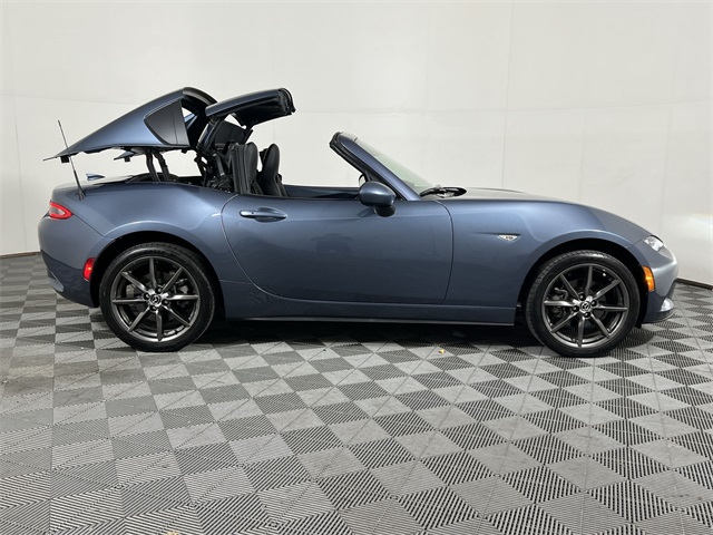 2017 Mazda MX-5 Miata RF Miata Grand Touring photo 9