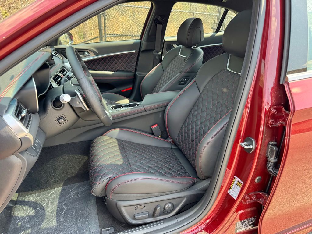 2025 Genesis G70 3.3T Sport Advanced photo 18