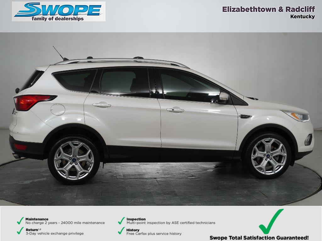 2019 Ford Escape Titanium photo 2