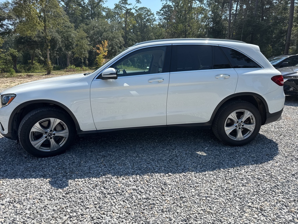 2017 Mercedes Benz GLC 300 photo 3