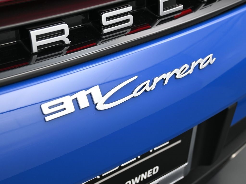 2025 Porsche 911 photo 7