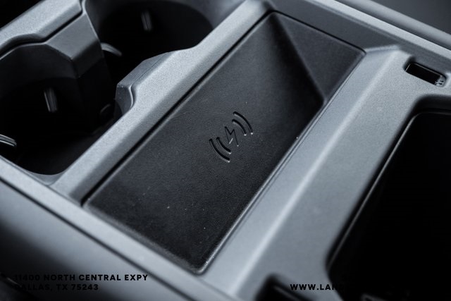 2025 Land Rover Defender 110 X-Dynamic SE photo 25