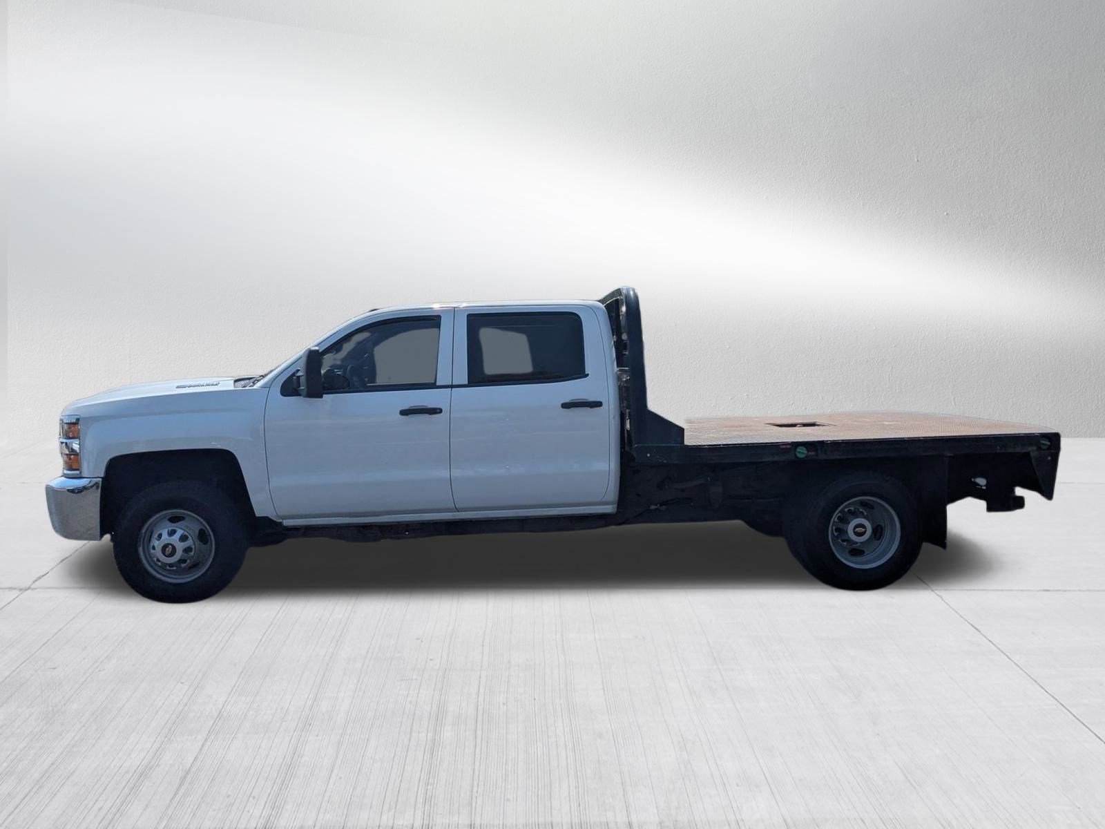 2018 Chevrolet Silverado 3500HD Work Truck photo 2