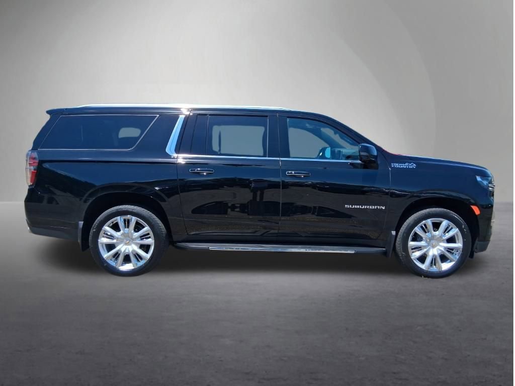 Used 2022 Chevrolet Suburban High Country with VIN 1GNSKGKLXNR223773 for sale in Red Wing, Minnesota