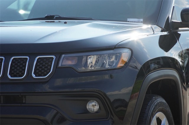 2023 Jeep Compass Latitude photo 4