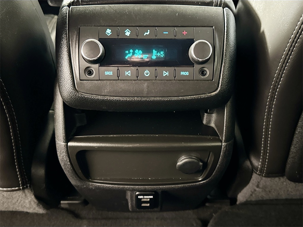 2016 Chevrolet Traverse LTZ photo 17