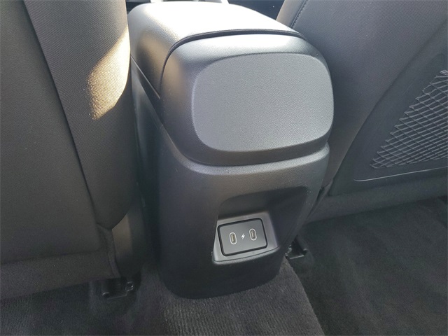 2025 Hyundai Elantra SEL Convenience photo 11