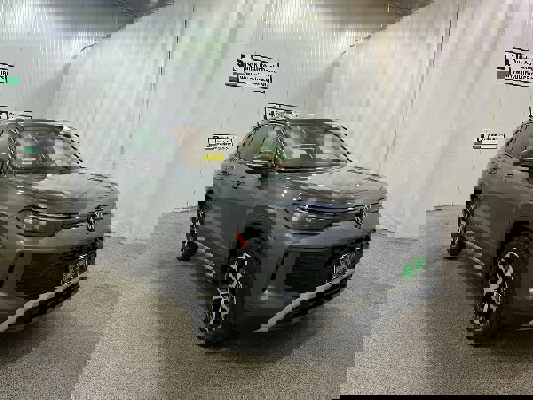 2026 Volkswagen Tiguan SE's photo