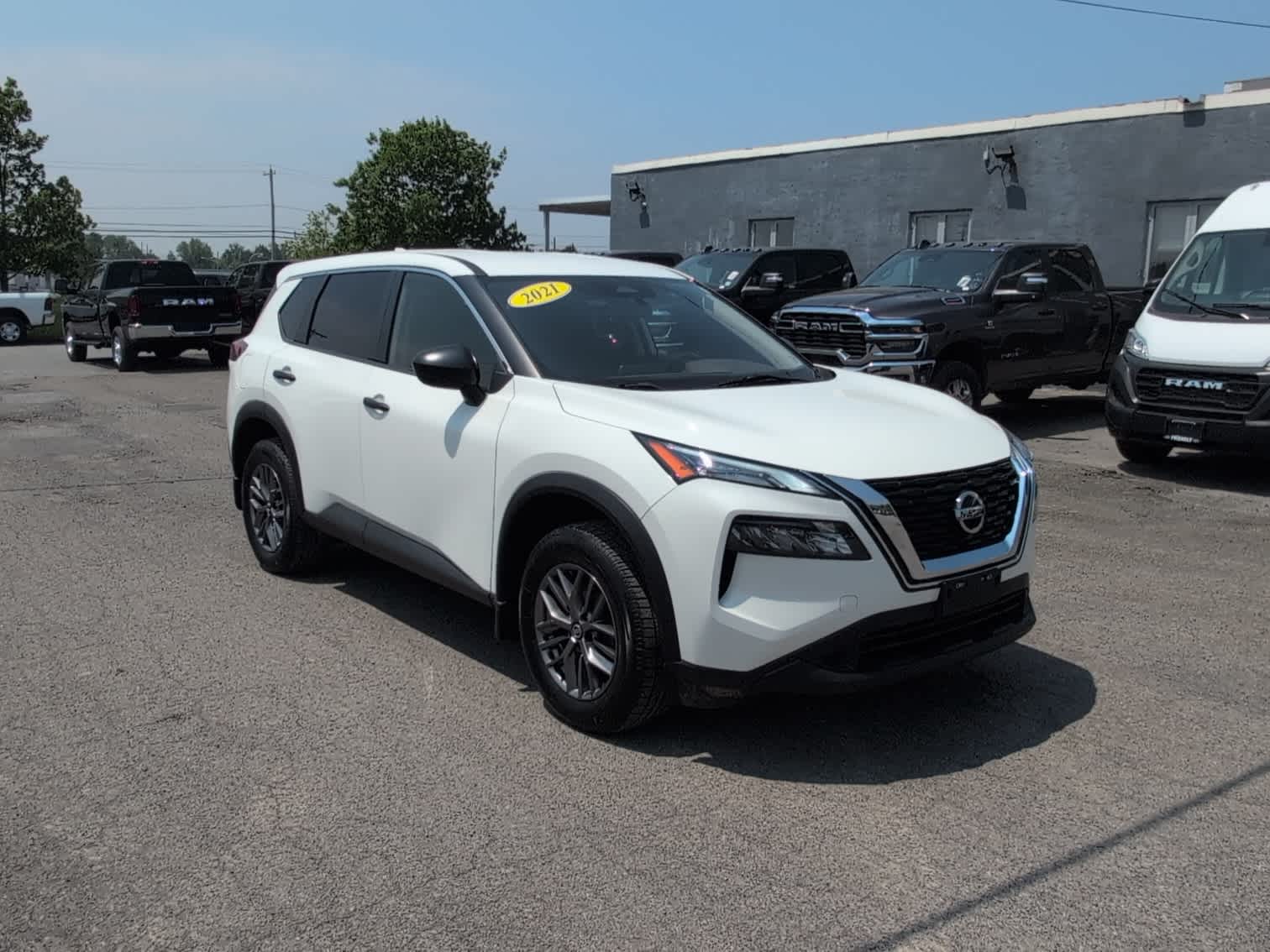 2021 Nissan Rogue S photo 3