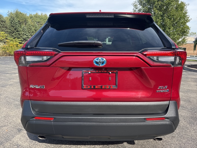 2024 Toyota RAV4 Hybrid XLE Premium photo 4