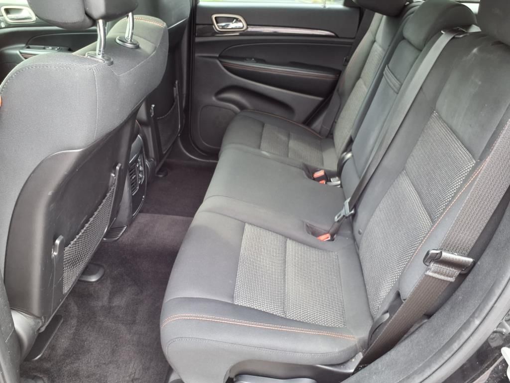 2017 Jeep Grand Cherokee Laredo photo 11