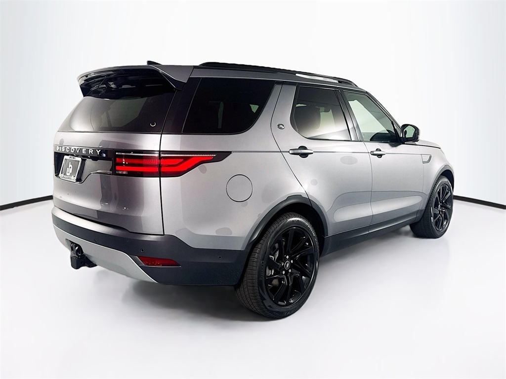 2025 Land Rover Discovery S photo 4