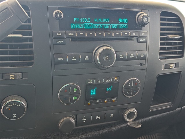 2011 Gmc Sierra 1500 SLE photo 17