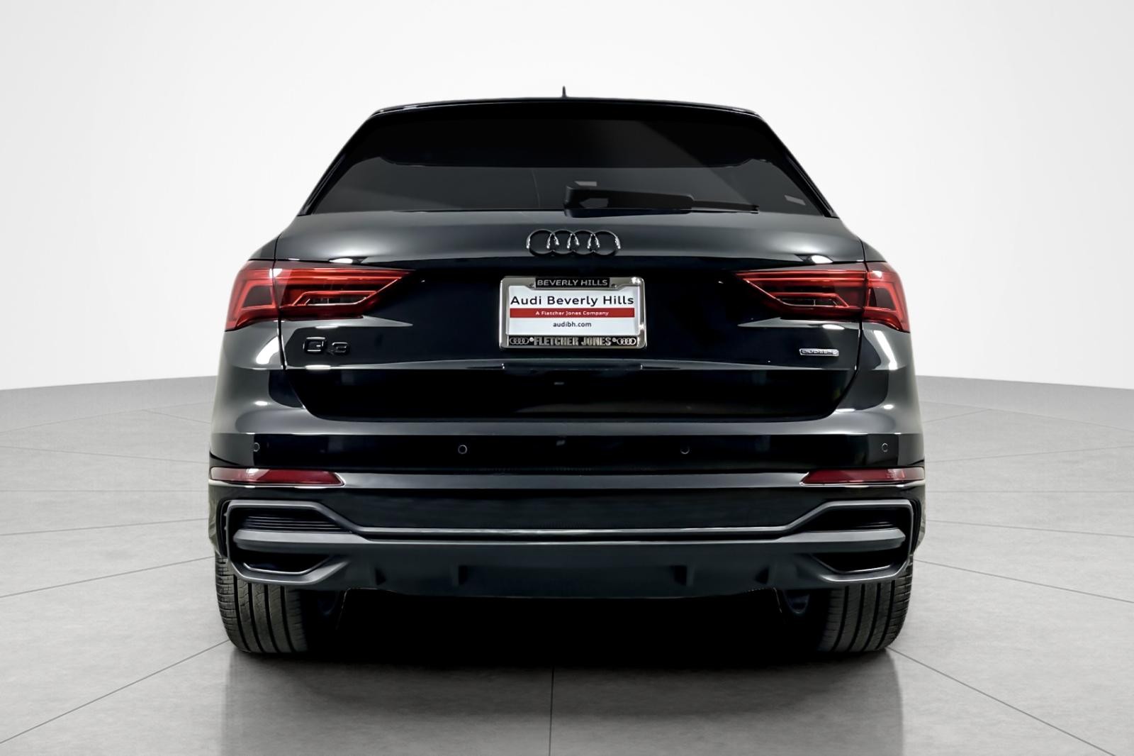 2025 Audi Q3 S line Premium 45 TFSI photo 4