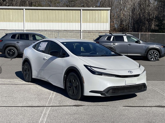 2026 Toyota Prius LE's photo