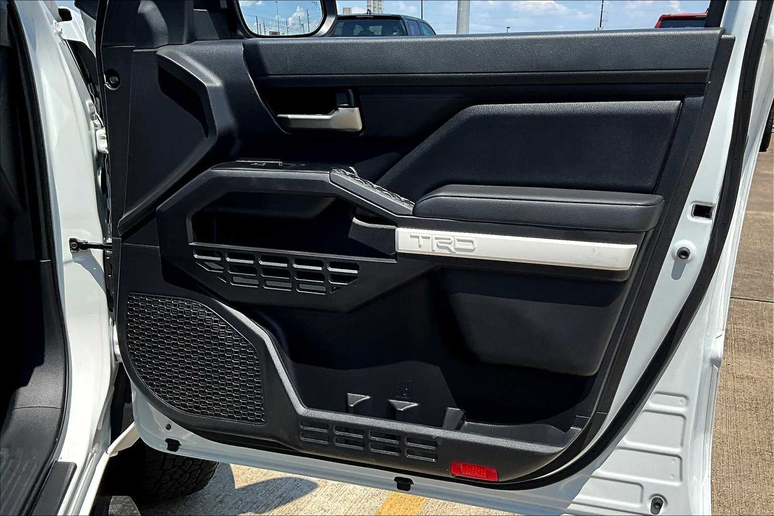 2024 Toyota Tacoma TRD photo 21