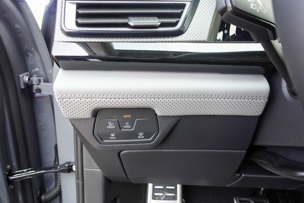 2026 Volkswagen Atlas Peak Edition SE photo 18
