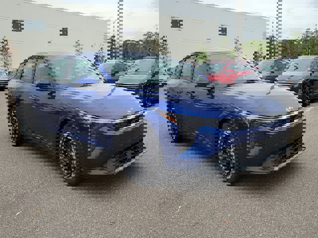 2025 Kia K4 EX photo 3