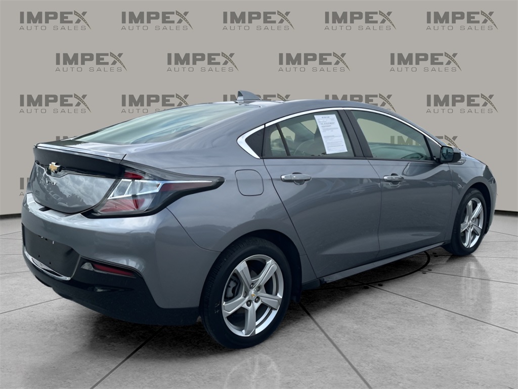 2018 Chevrolet Volt LT photo 5