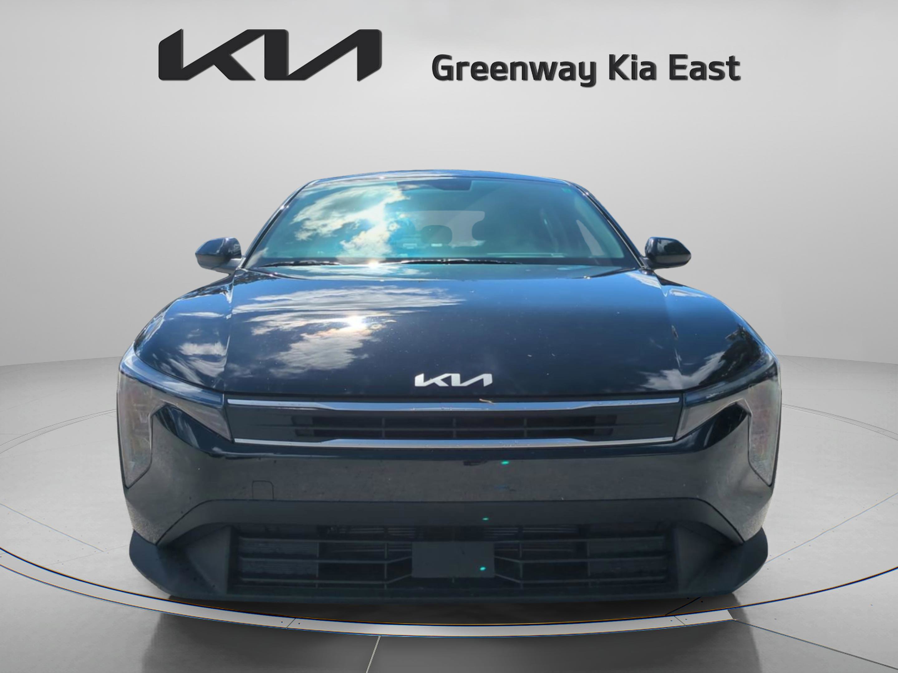 2025 Kia K4 LXS photo 2