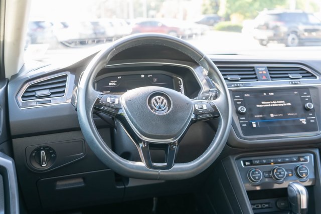 2020 Volkswagen Tiguan SEL photo 8