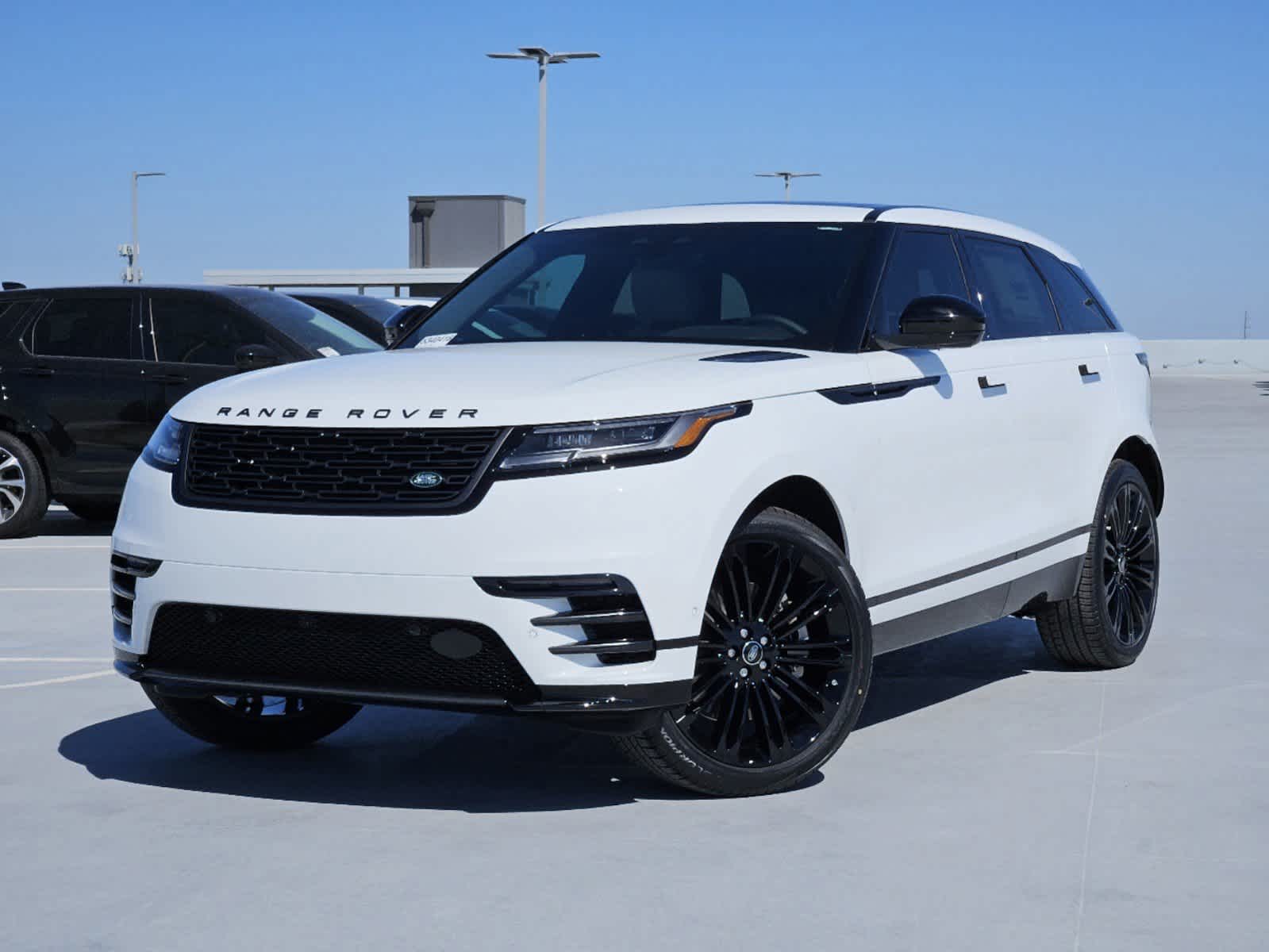 2026 Land Rover Range Rover Velar Dynamic SE