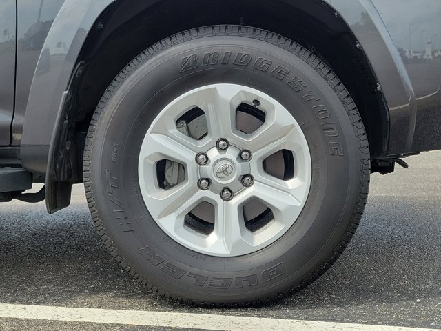 2023 Toyota 4Runner SR5 photo 5