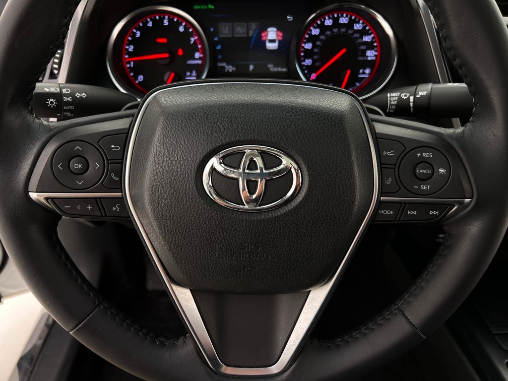 2018 Toyota Camry XSE photo 19