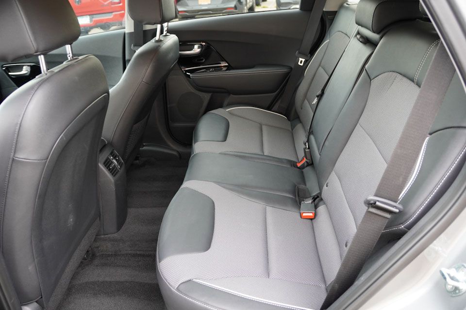 2022 Kia Niro EV S photo 17
