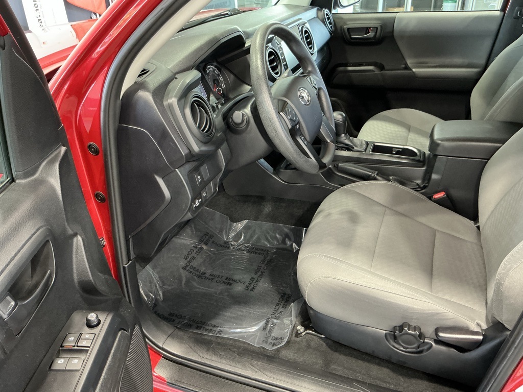 2022 Toyota Tacoma SR Access Cab photo 3