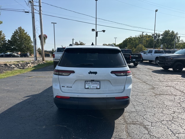 2021 Jeep Grand Cherokee Altitude photo 5