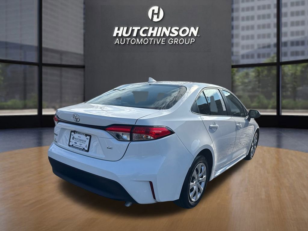 2025 Toyota Corolla LE photo 3