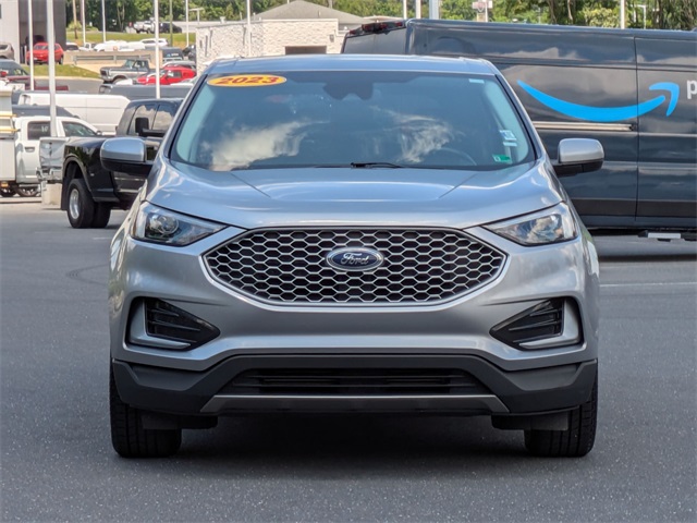 2023 Ford Edge SEL photo 2