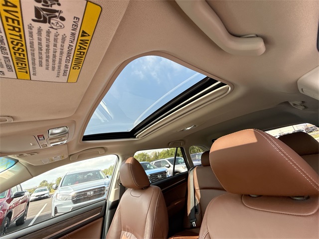 2019 Subaru Outback 3.6R Touring photo 17