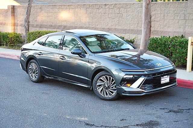 2026 Hyundai Sonata SEL photo 3