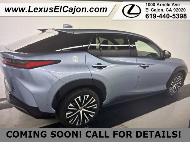 2023 Lexus RZ 450e Luxury photo 2