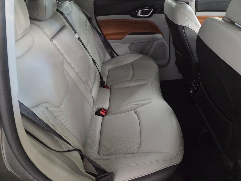 2022 Jeep Compass Limited photo 17