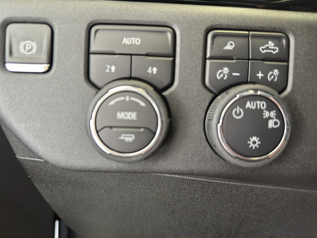 2025 Chevrolet Silverado 1500 LT photo 12