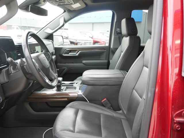 2024 Chevrolet Silverado 1500 RST photo 7