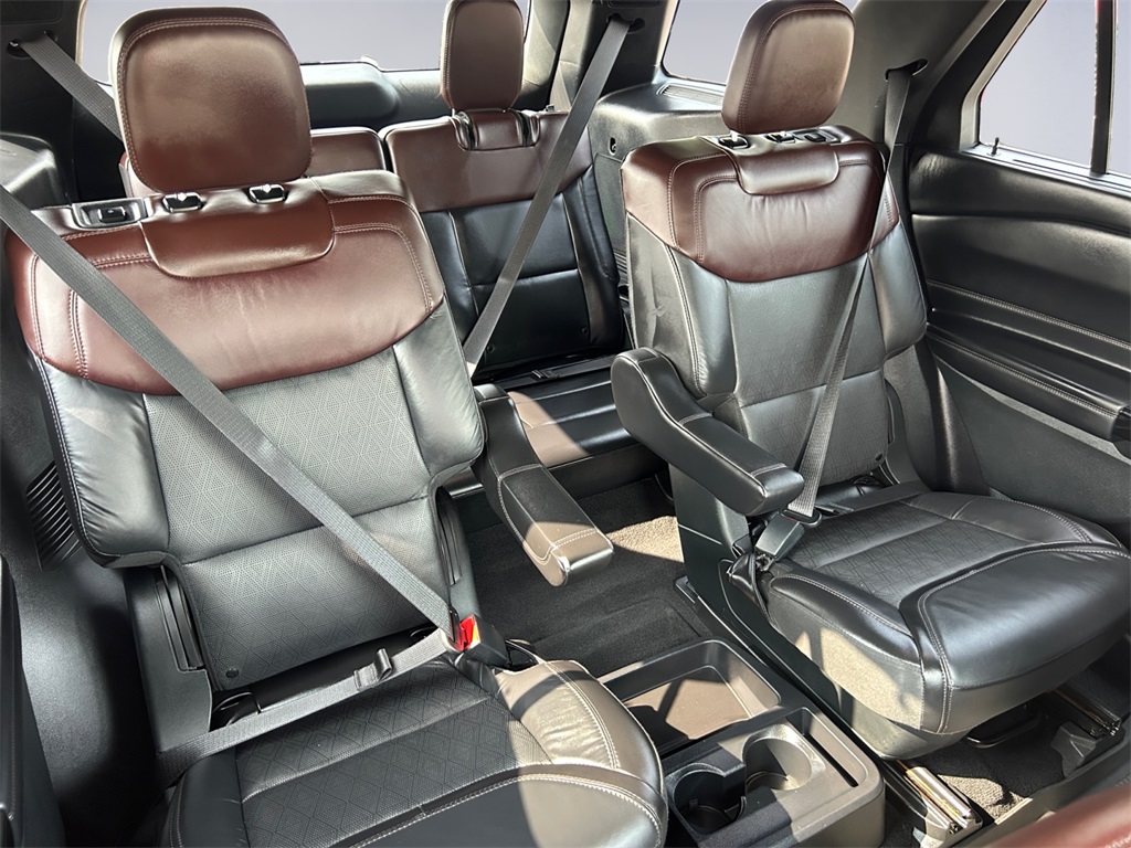 2021 Ford Explorer Platinum photo 12